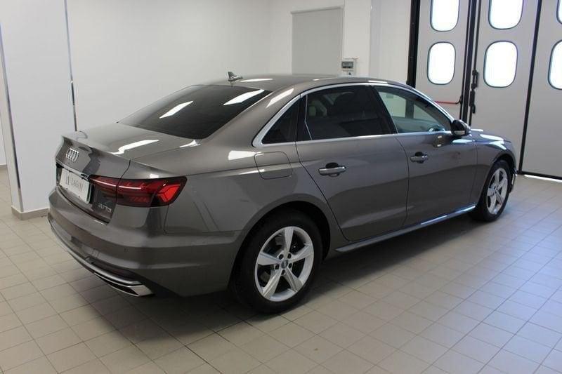 Audi A4 30 TDI Business Advanced