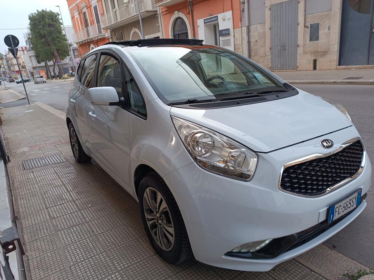 Kia Venga 1.4 CRDi 90CV COOL TETTO NAVI CAMERA