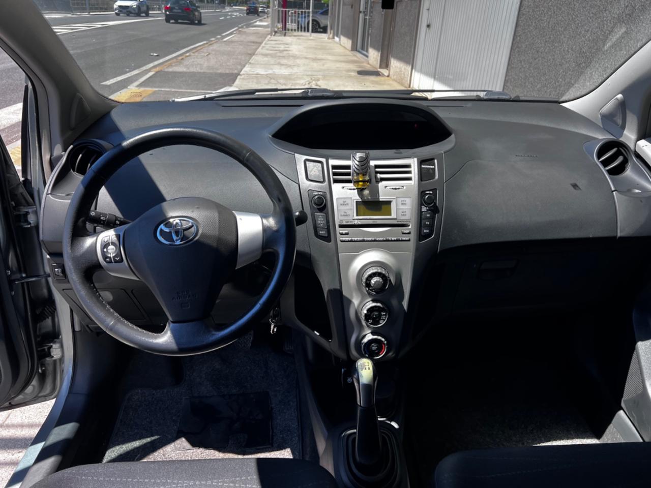 Toyota Yaris 1.0 5 porte Sol
