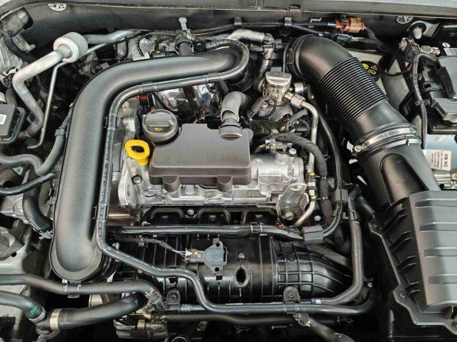 SKODA Kamiq 1.0 TSI Black Dots