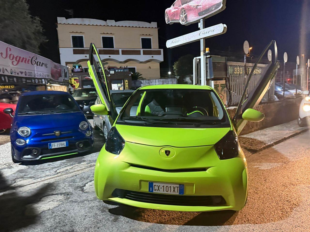 Toyota iQ 1.0 ACCESSORIATA STILE LAMBORGHINI PORTE ALI DI GABBIANO PERMUTE 3336121884