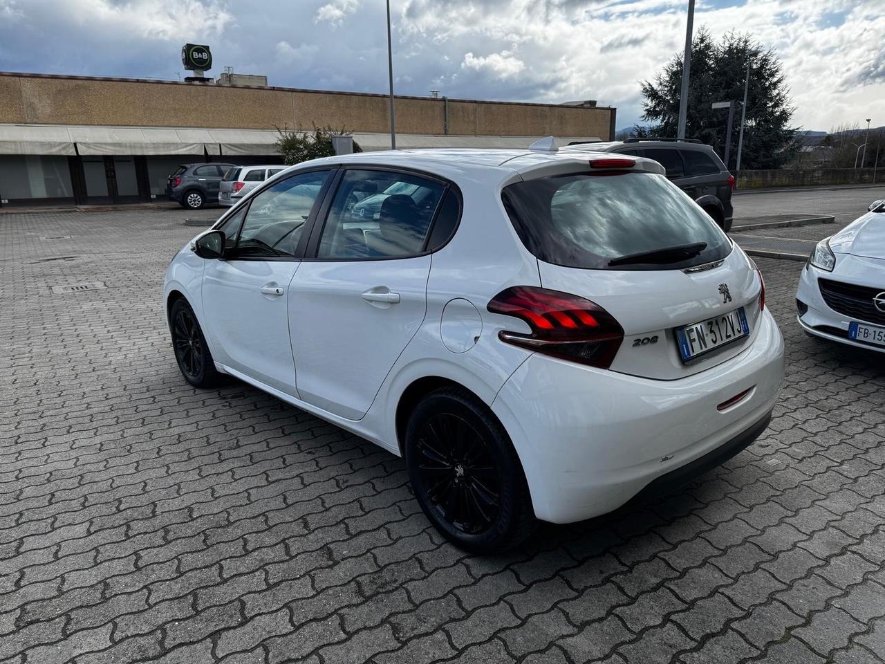 Peugeot 208 BlueHDi 75 5 porte Allure