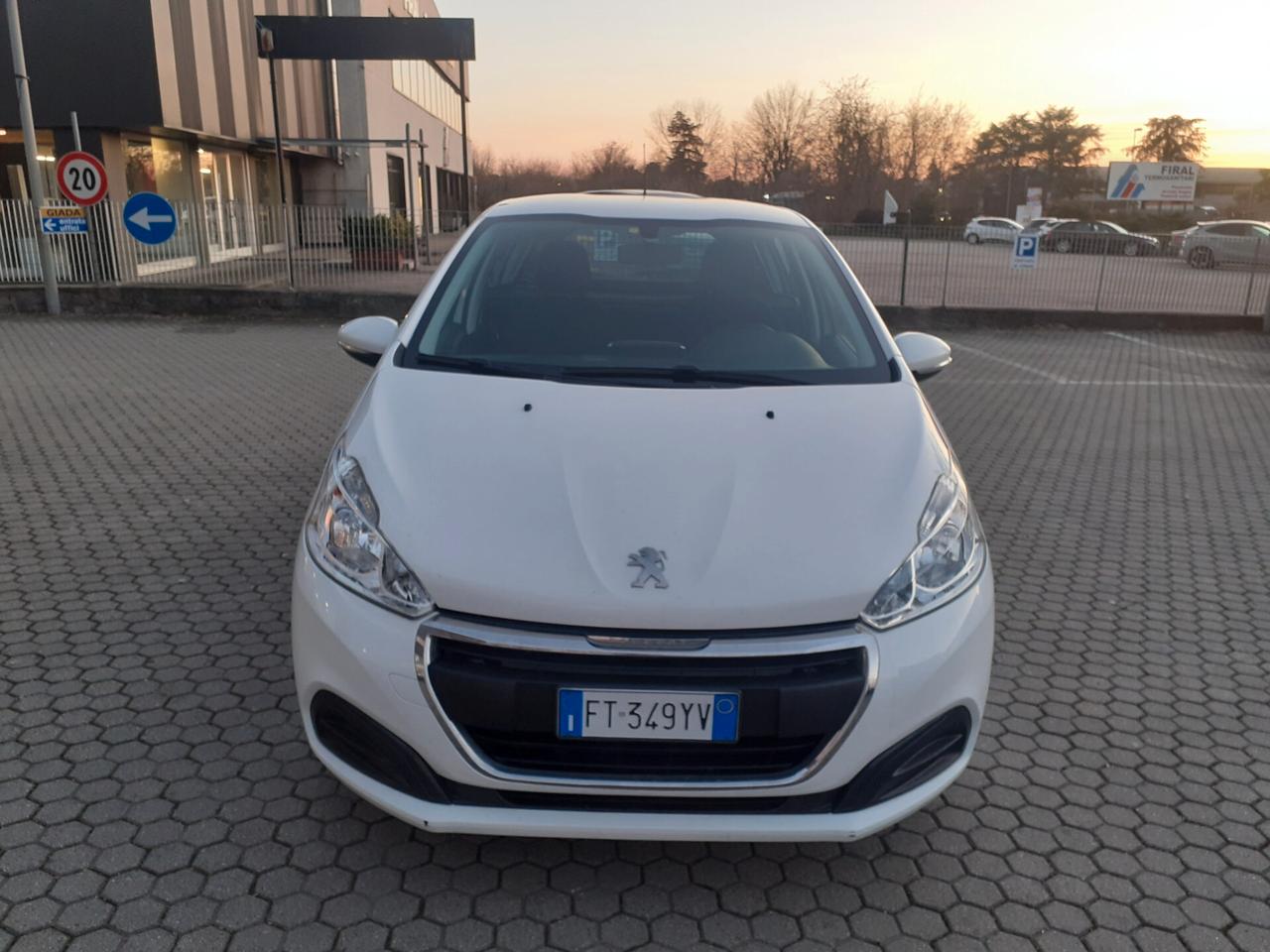 PEEUGEOT 208 AUTOCARRO 2 POSTI