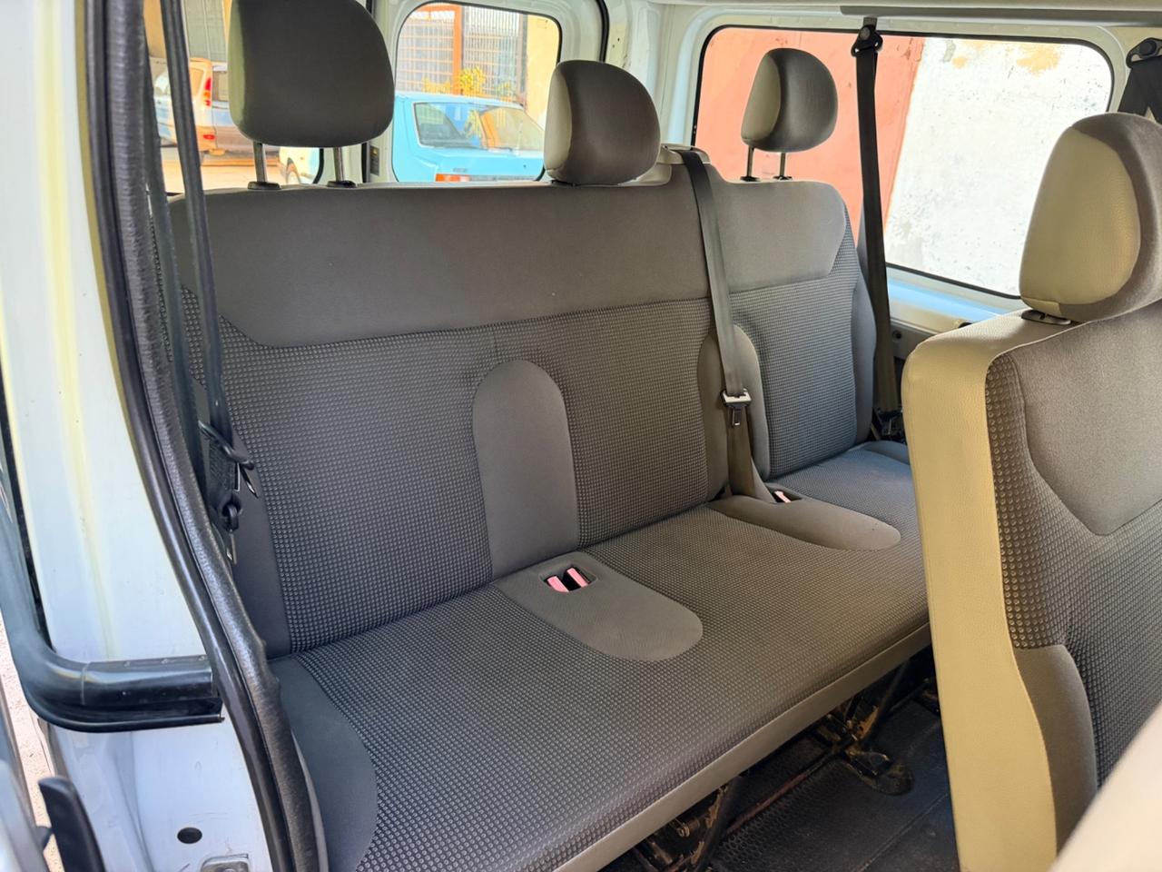 Opel Vivaro 2.5 CDTI 9 posti Clima - 2009