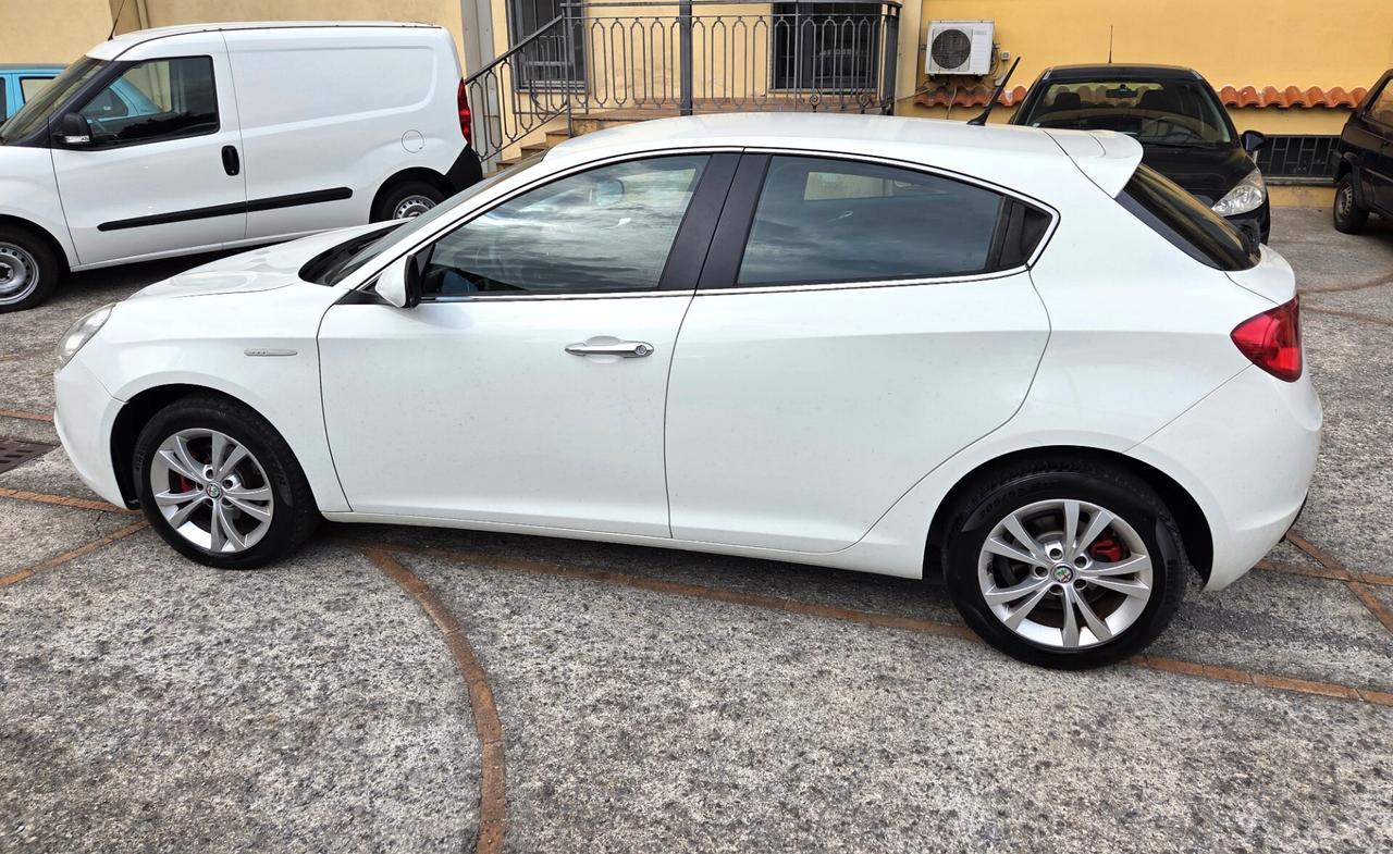 Alfa Giulietta 1.6 JTDm-2 105 CV GARANZIA 12 MESI