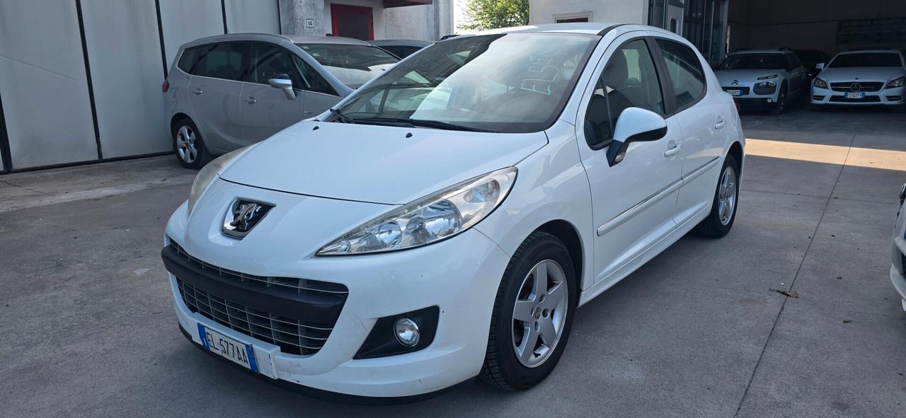 Peugeot 207 1.4 diesel 70CV 5p.ottima per nuovi patentati