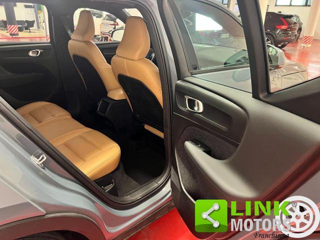 VOLVO XC40 D3 Momentum Pro -2ANNI GARANZIA- NAVI PELLE WINTER