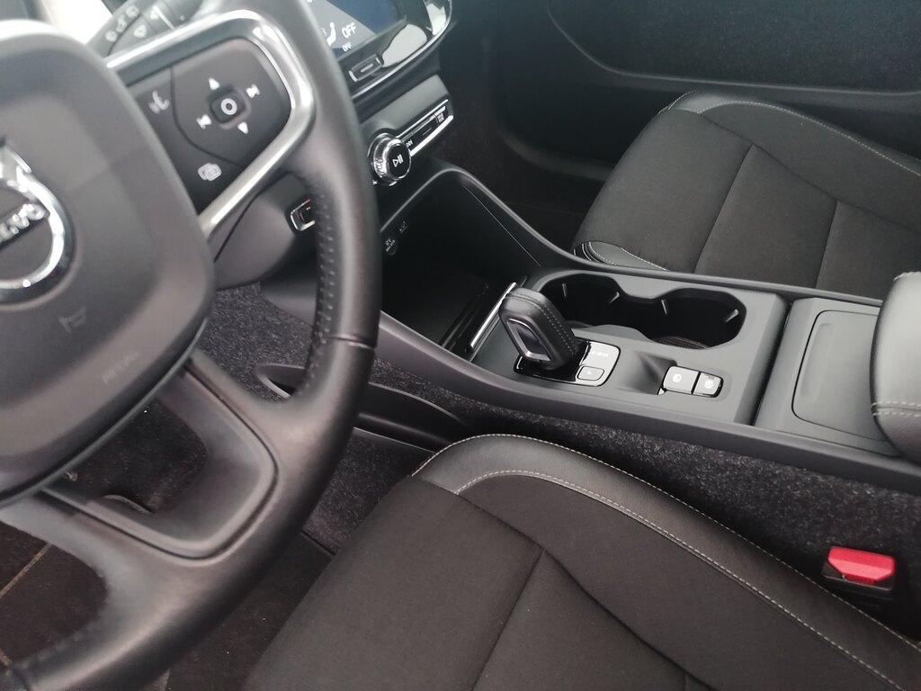 Volvo XC40 2.0 D4 Momentum AWD Geartronic