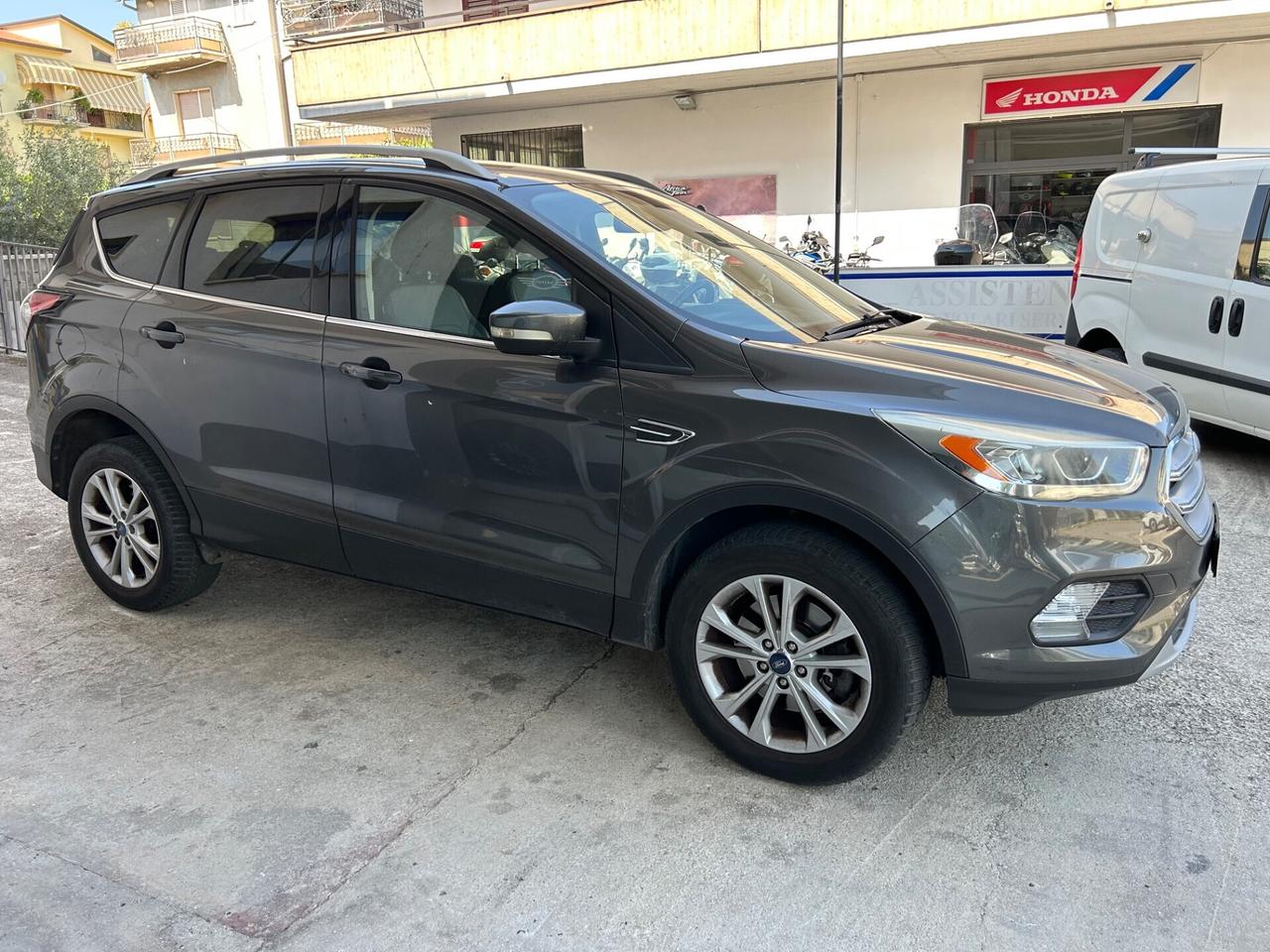 Ford Kuga 1.5 TDCI 120 CV Titanium