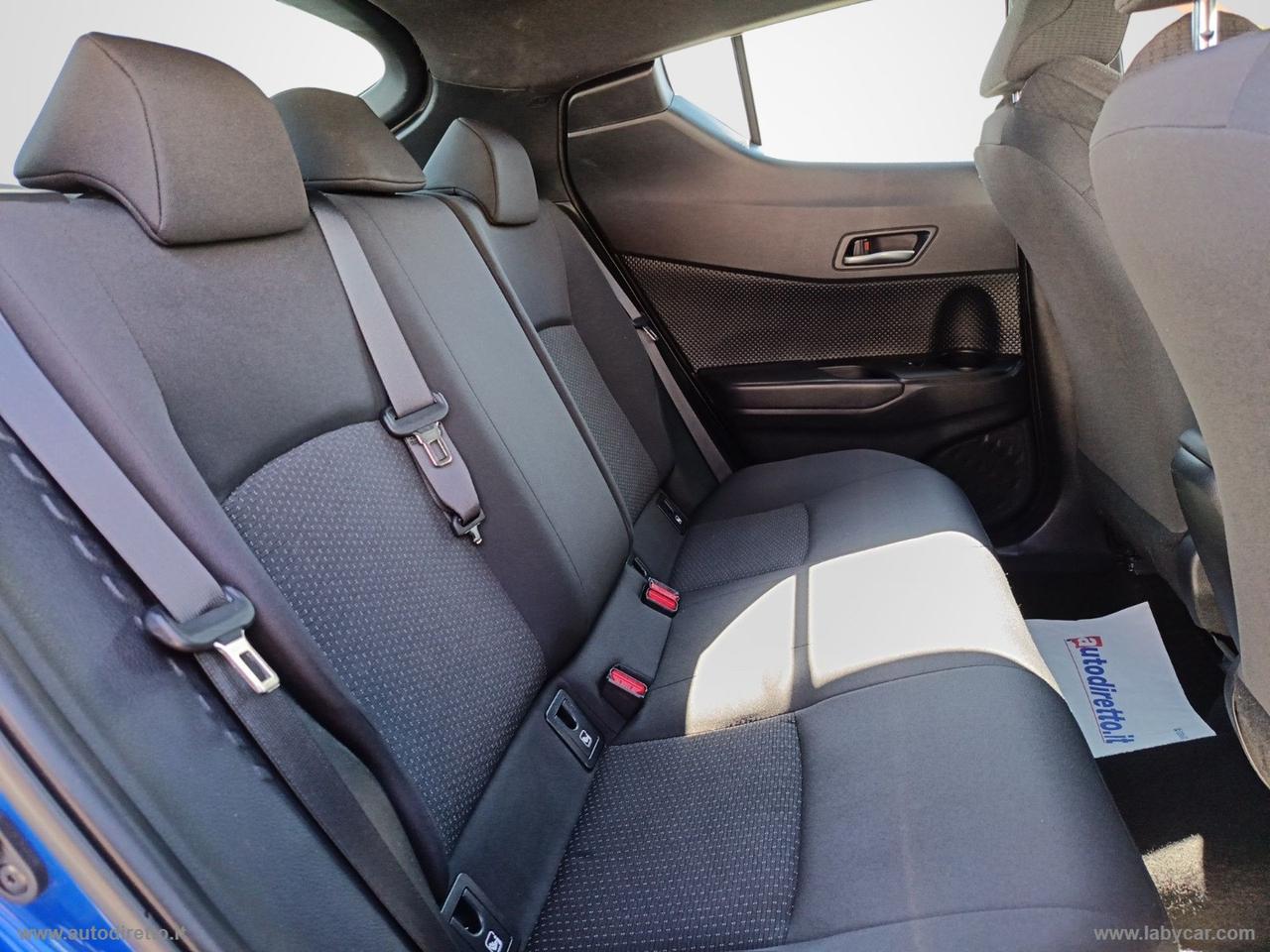 TOYOTA C-HR 1.8 Hybrid E-CVT Business