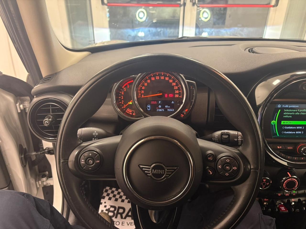 Mini Cooper 1500 D Baker Street Unipro 2019