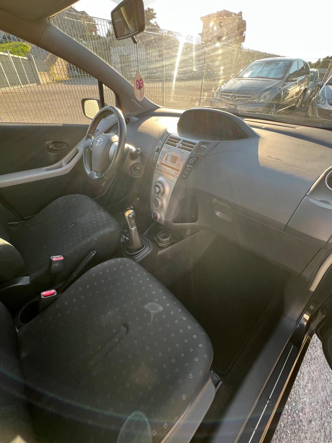 Toyota Yaris 1.0 5 porte Now