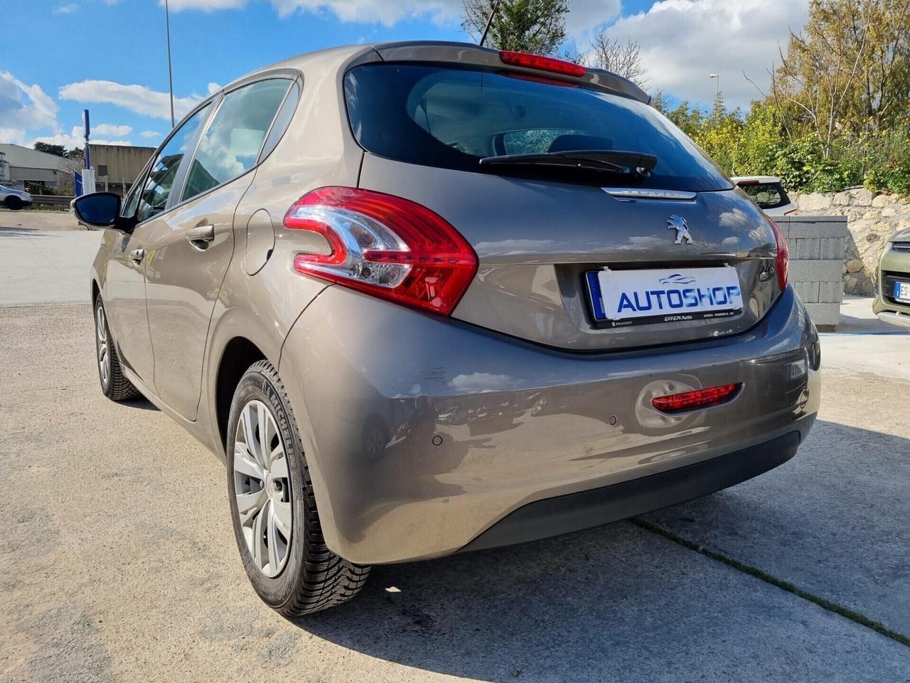 Peugeot 208 1.4 HDi 68 CV 5 porte Allure