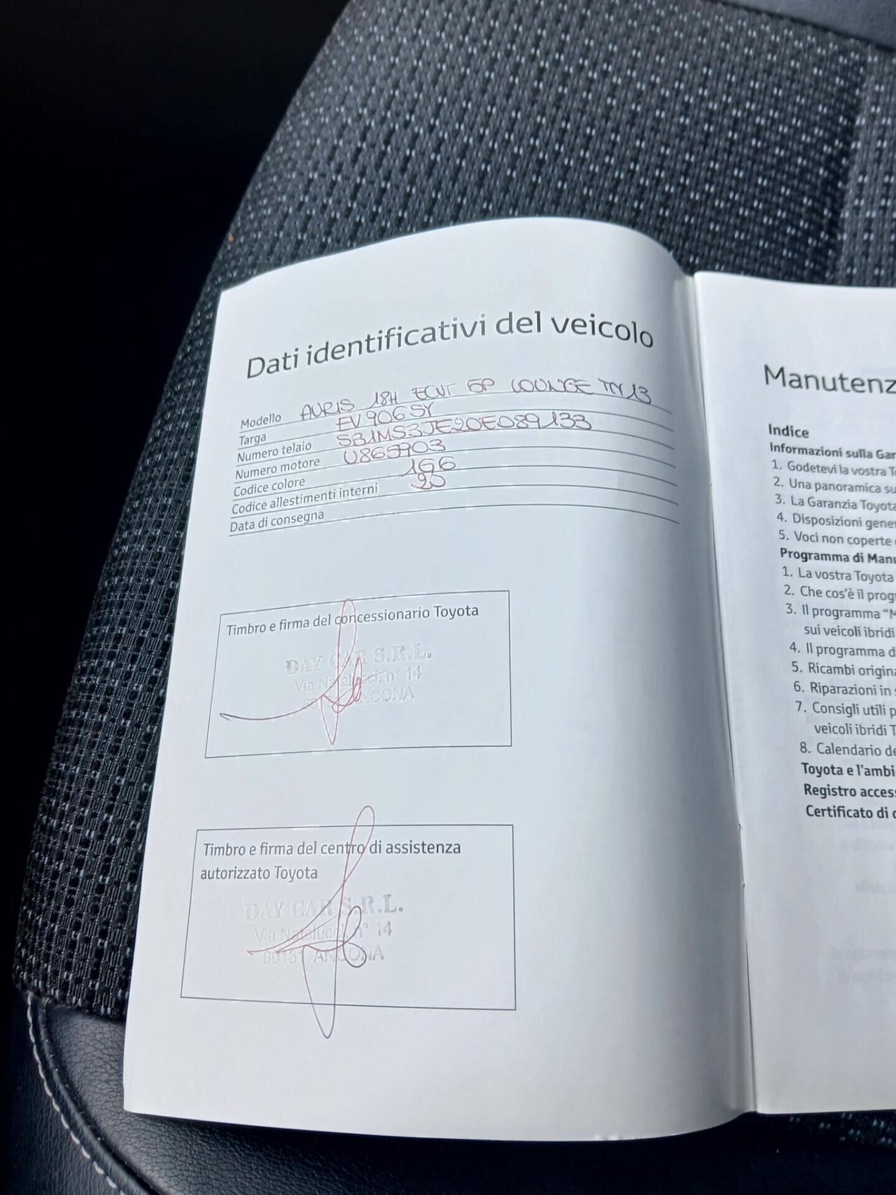 Toyota Auris 1.8 Hybrid Lounge