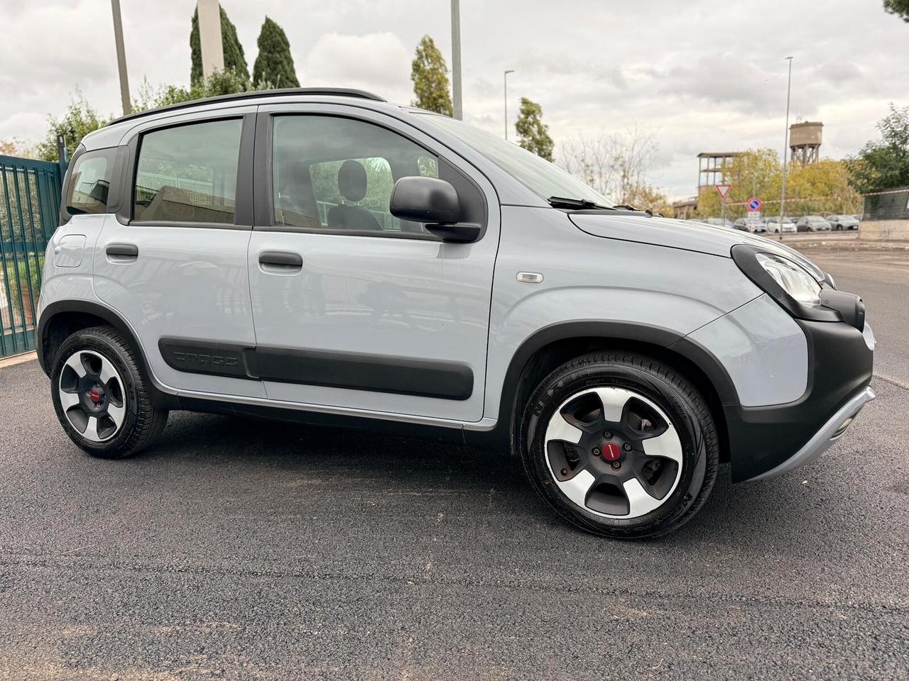 Fiat Panda CROSS HYBRID UNIPRO 30.000KM