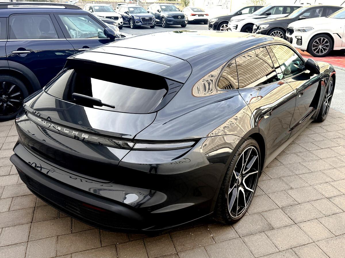 Porsche Taycan SPORT TURISMO PASM battery performance plus