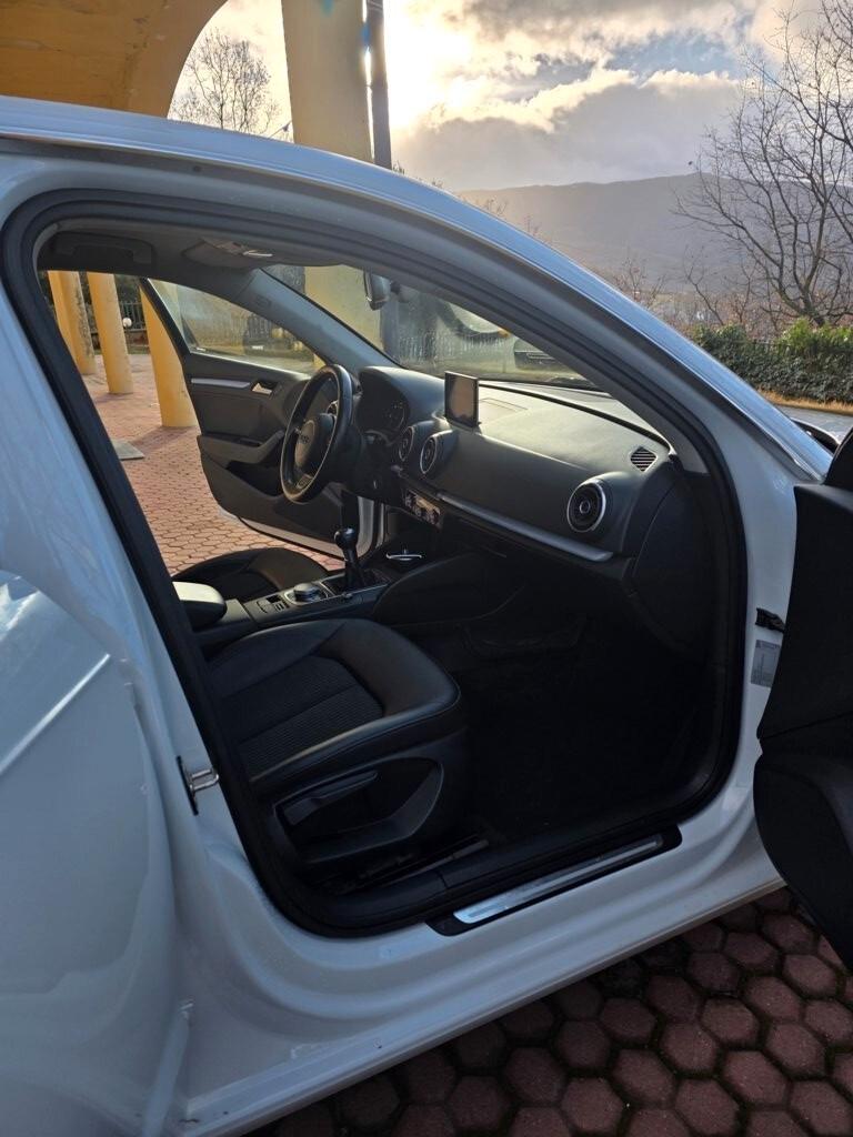 Audi A3 SPB 1.6 TDI clean diesel Ambition