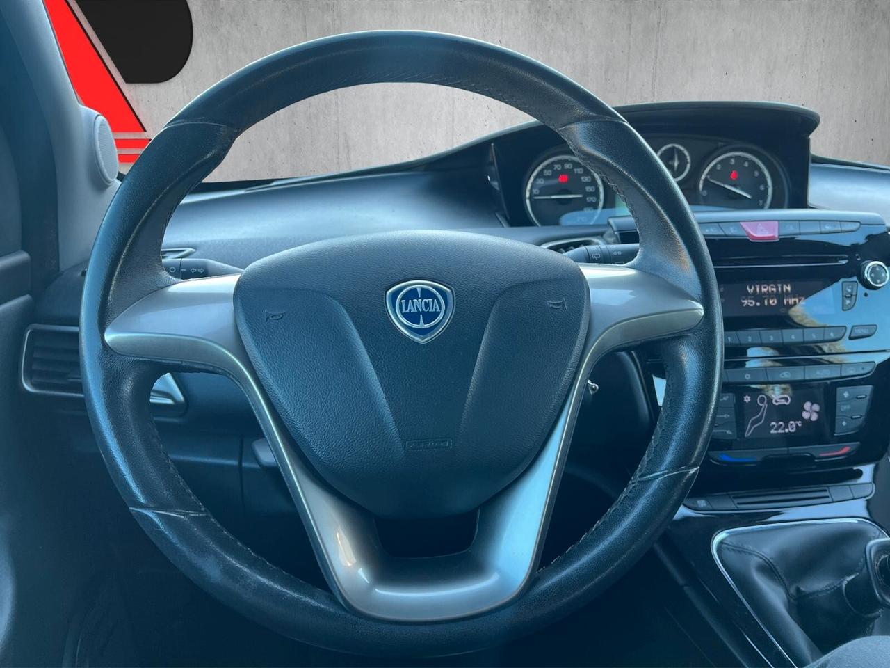 Lancia Ypsilon 1.2 69 CV 5 porte S&S Silver