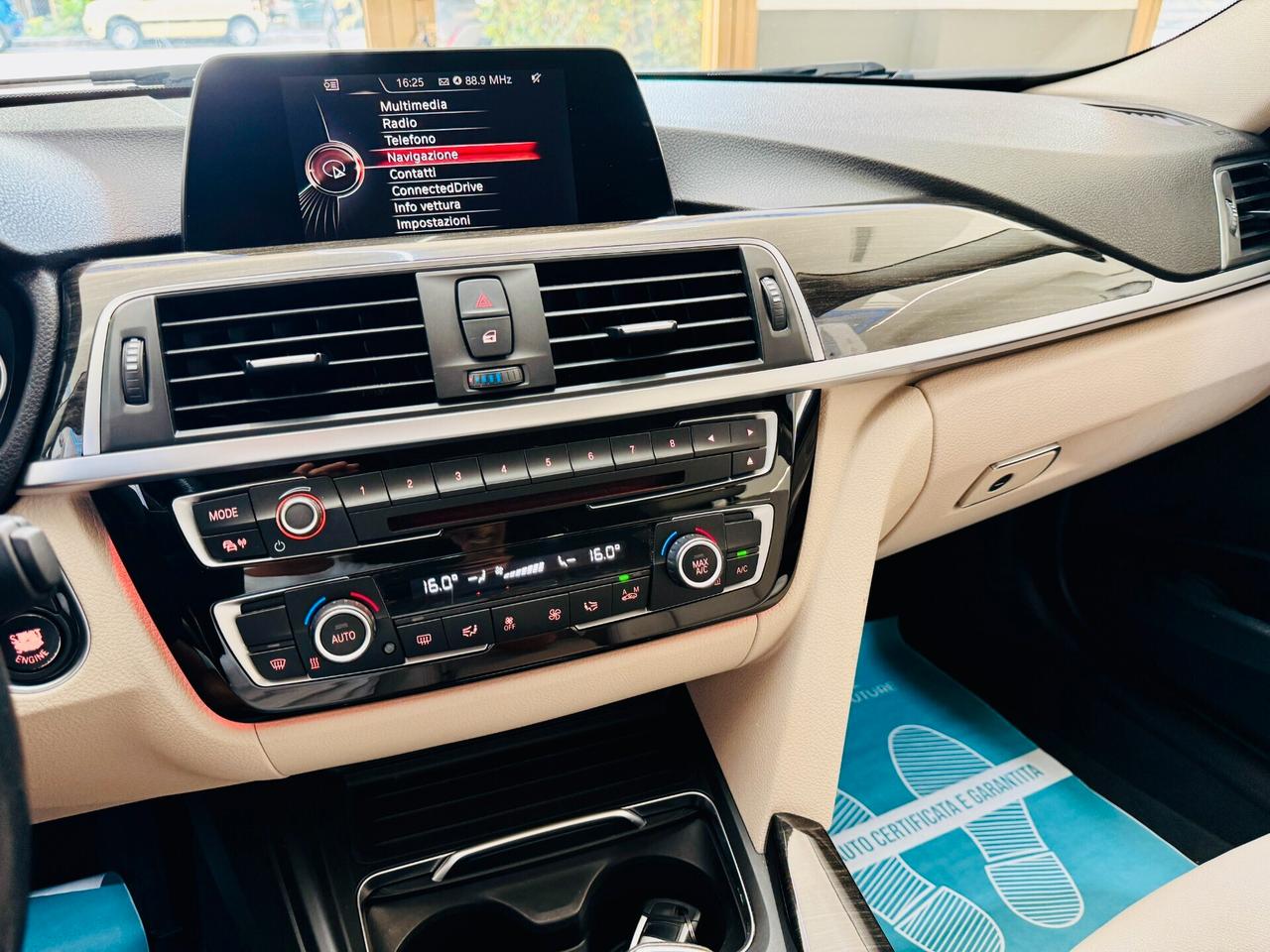 Bmw 316d Touring Luxury Autom/LED/Navi