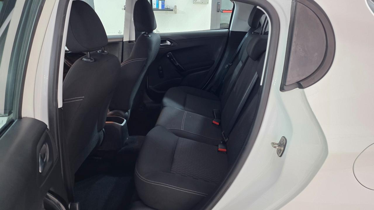 Peugeot 208 BlueHDi 75 5 porte Allure