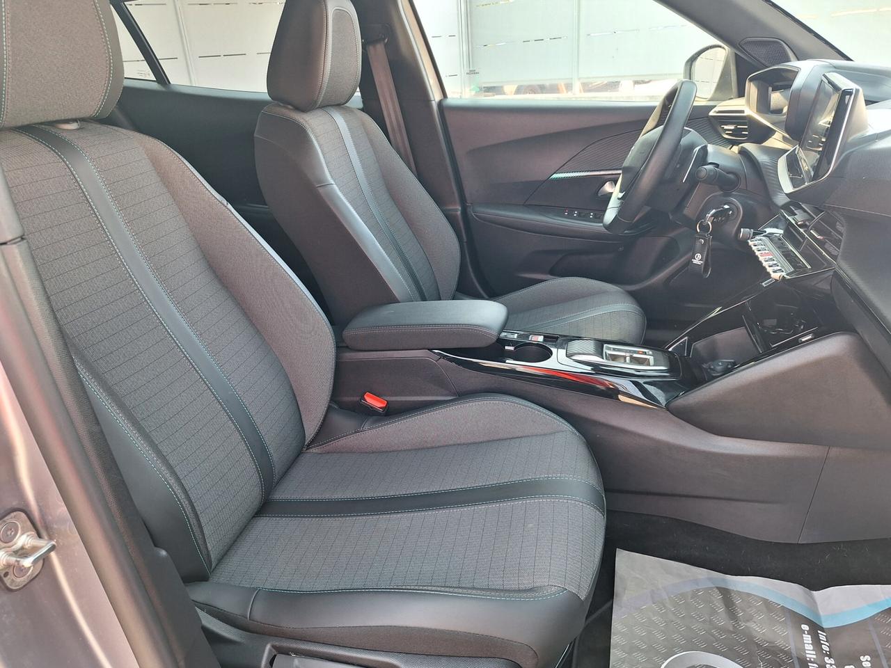 Peugeot 2008 BlueHDi 130 S&S EAT8 Allure Pack