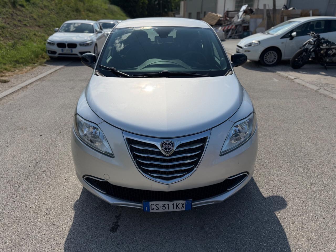 Lancia Ypsilon 1.2 69 CV 5 porte S&S Silver