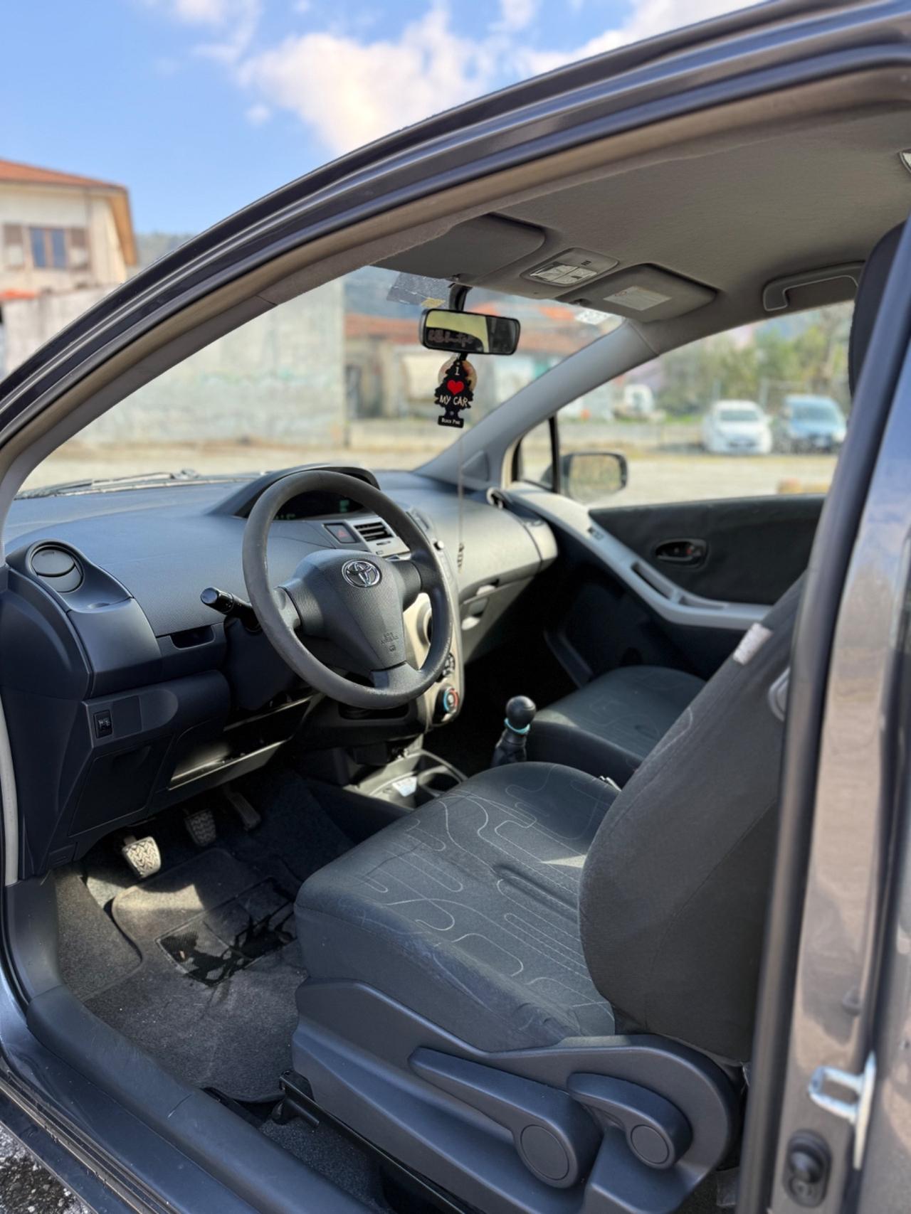 Toyota Yaris 1.0 3 porte