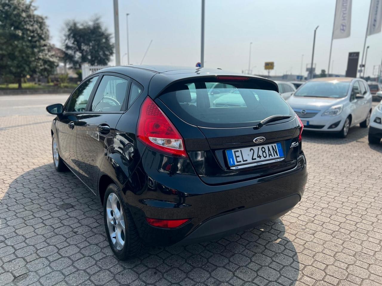 Ford Fiesta Ikon 1.4 TDCi 70CV 5p. Business