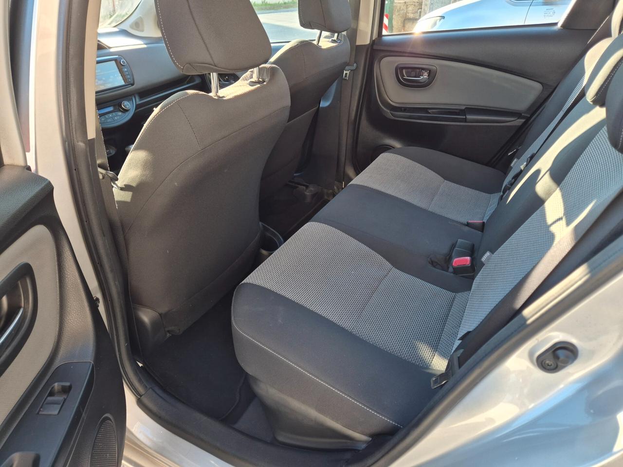 Toyota Yaris 1.5 Hybrid 5 porte Business