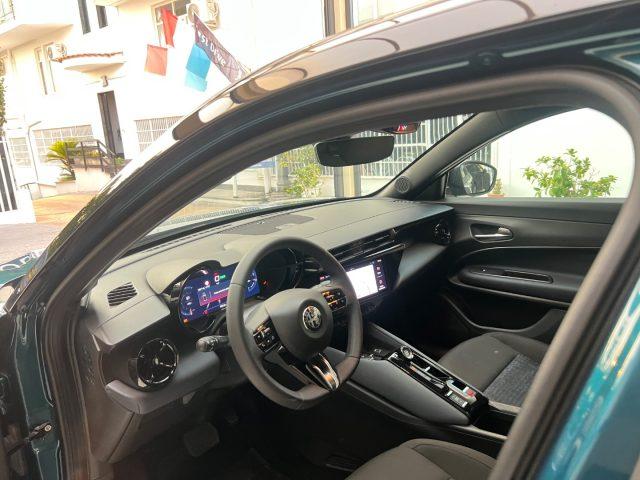 ALFA ROMEO Junior 156 CV BEV Intensa da e229,00 mensili