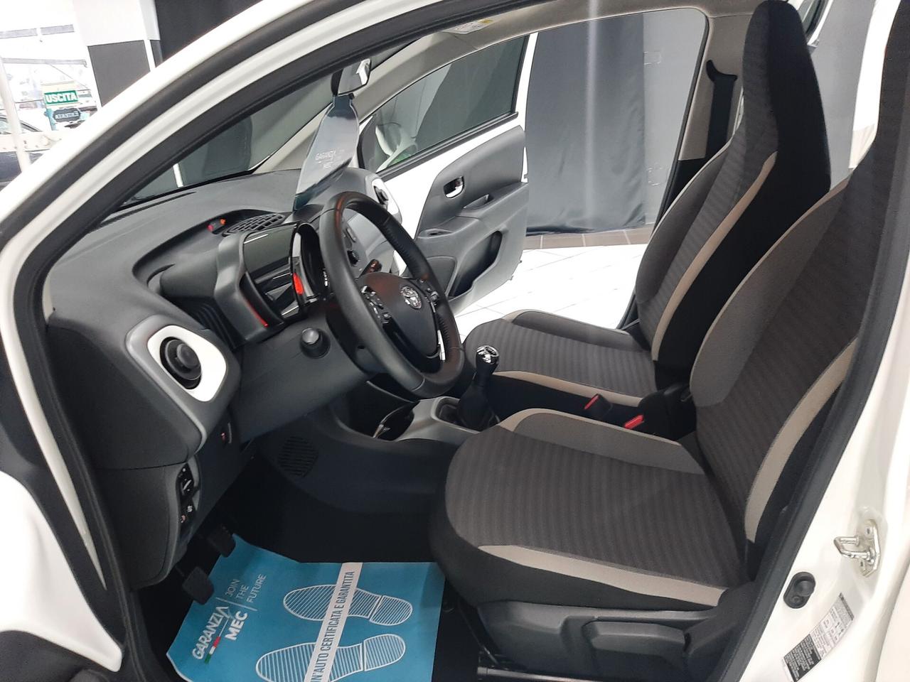 Toyota Aygo 1.0 VVT-i 69 CV 5 porte x-business