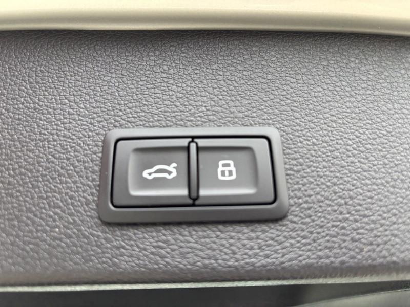 Audi Q2 30 1.0 tfsi S line edition LED-NAVI-CAM-18"
