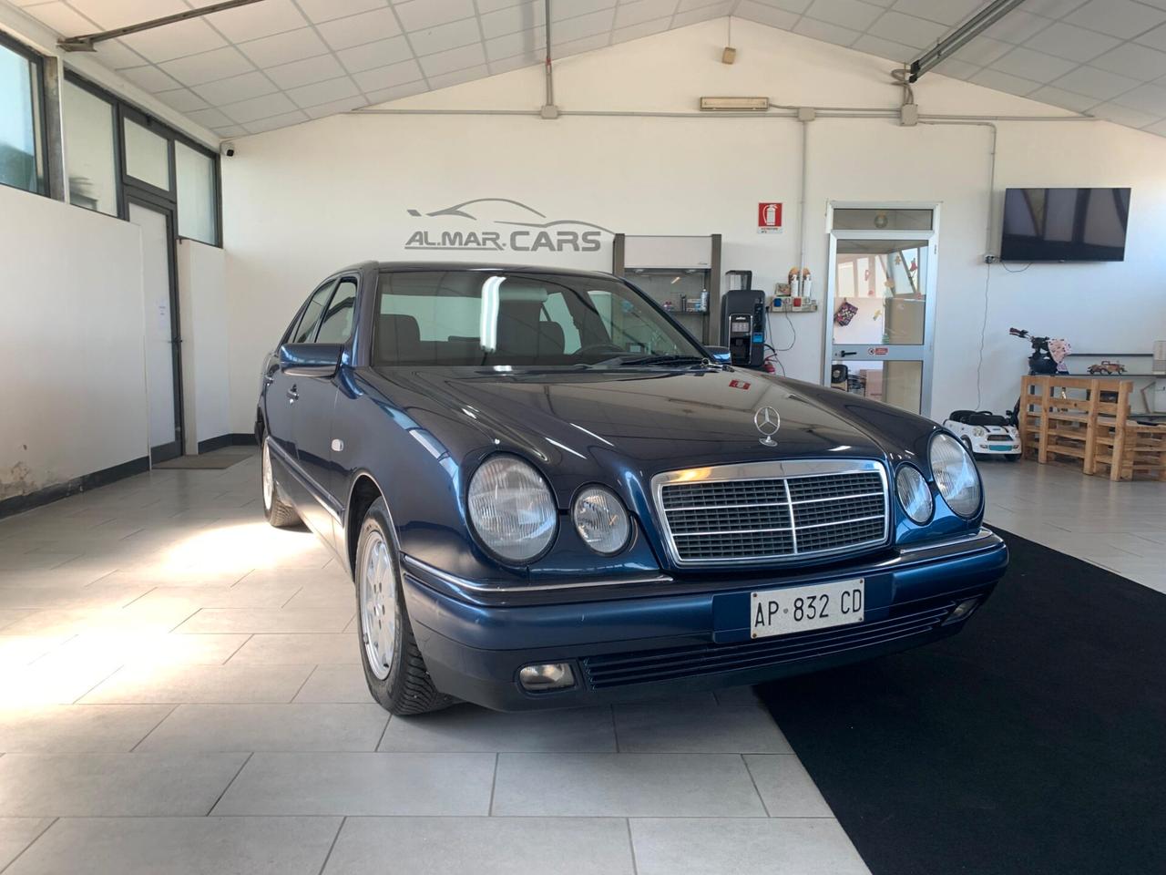 Mercedes-benz E 250 diesel cat Elegance