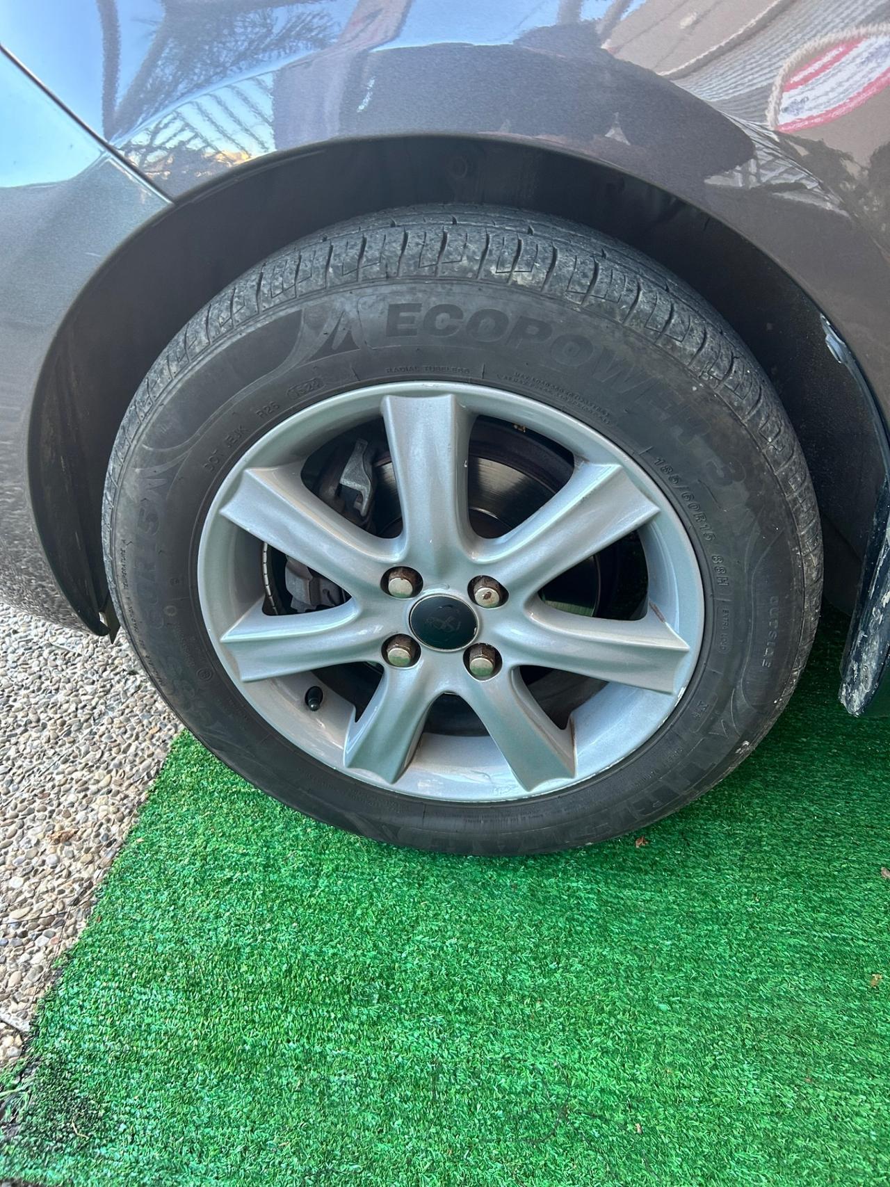 Toyota Yaris 1.0 5 porte