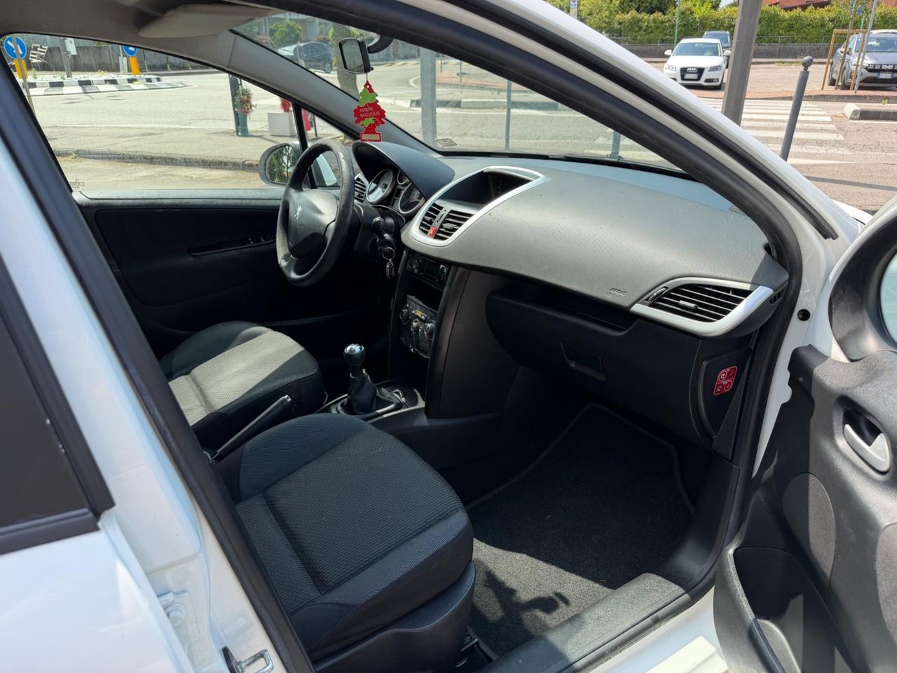 Peugeot 207 BENZINA / GPL OK NEO