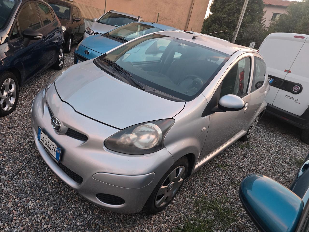 Toyota Aygo 1.0 12V VVT-i 5 porte Sol