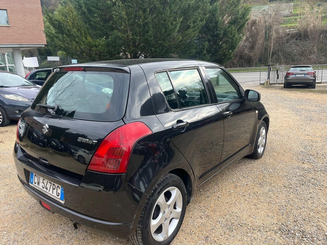 Suzuki Swift 1.3 Benzina - Neopatentati