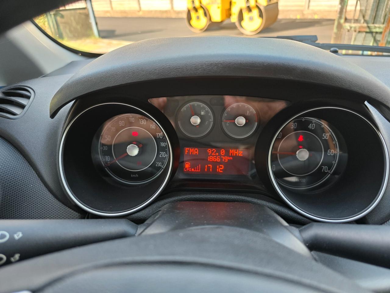 Fiat Punto Evo 1.4BZ/GPL 77CV GPL FINO 2032 NEOP -2012