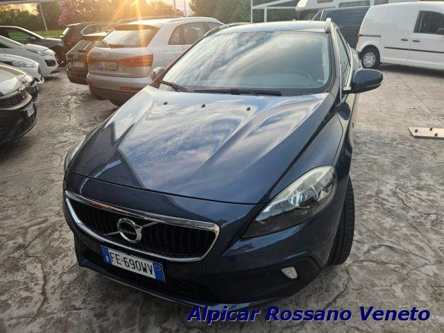 VOLVO V40 D2 R-design cross