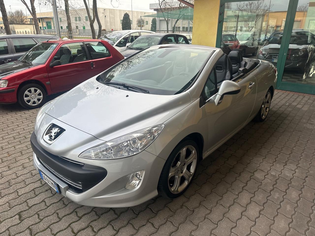 Peugeot 308 2.0 HDi 140CV CC Féline