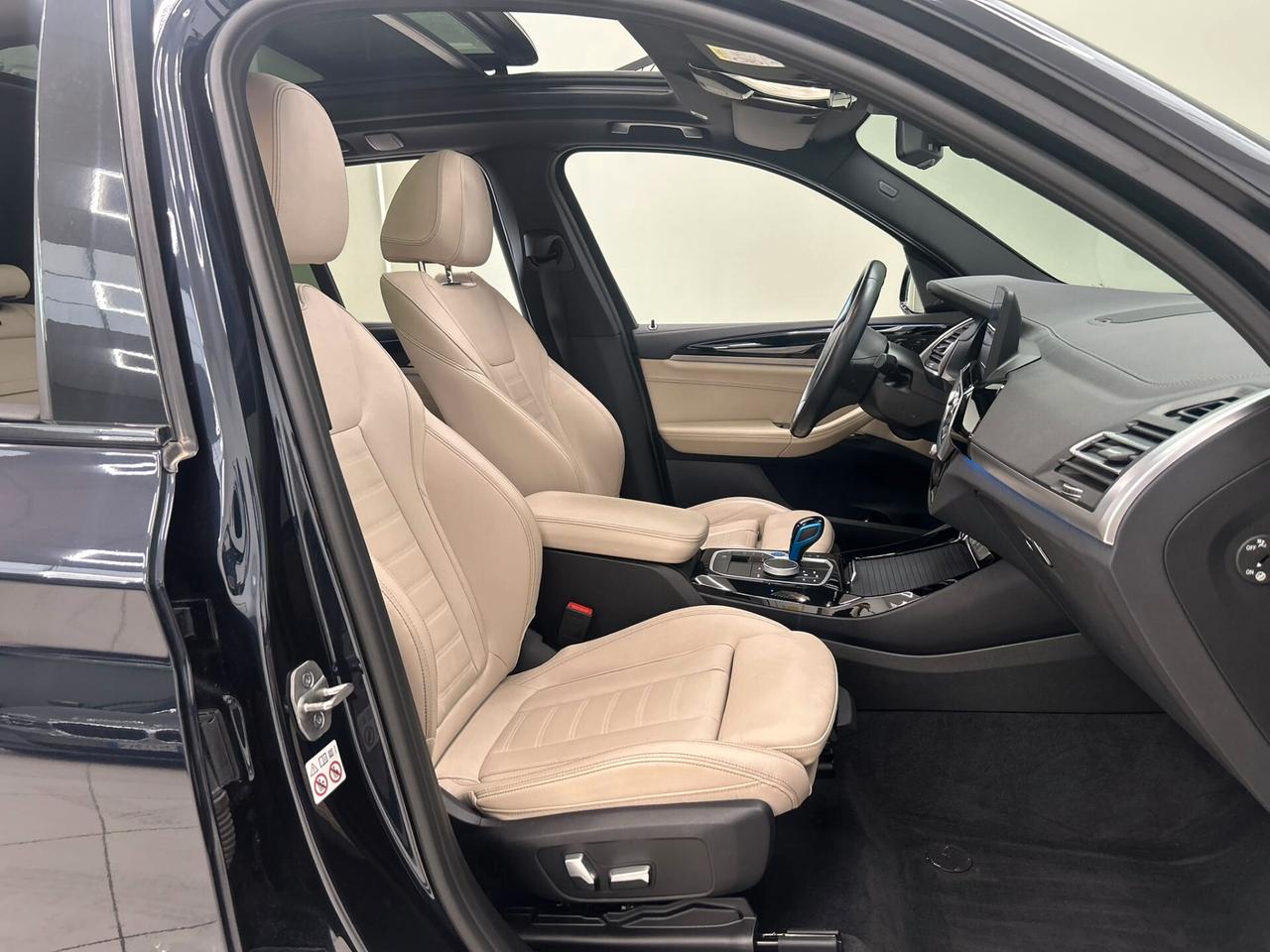 Bmw IX3 Impressive