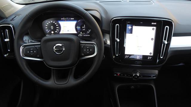 VOLVO XC40 T4 Recharge Plug-in Hybrid automatico Inscription