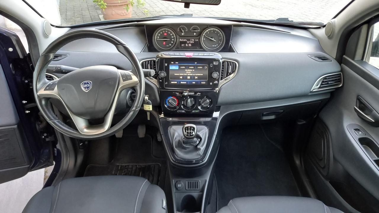 Lancia Ypsilon 1.0 FireFly 5 porte S&S Hybrid Ecochic Gold