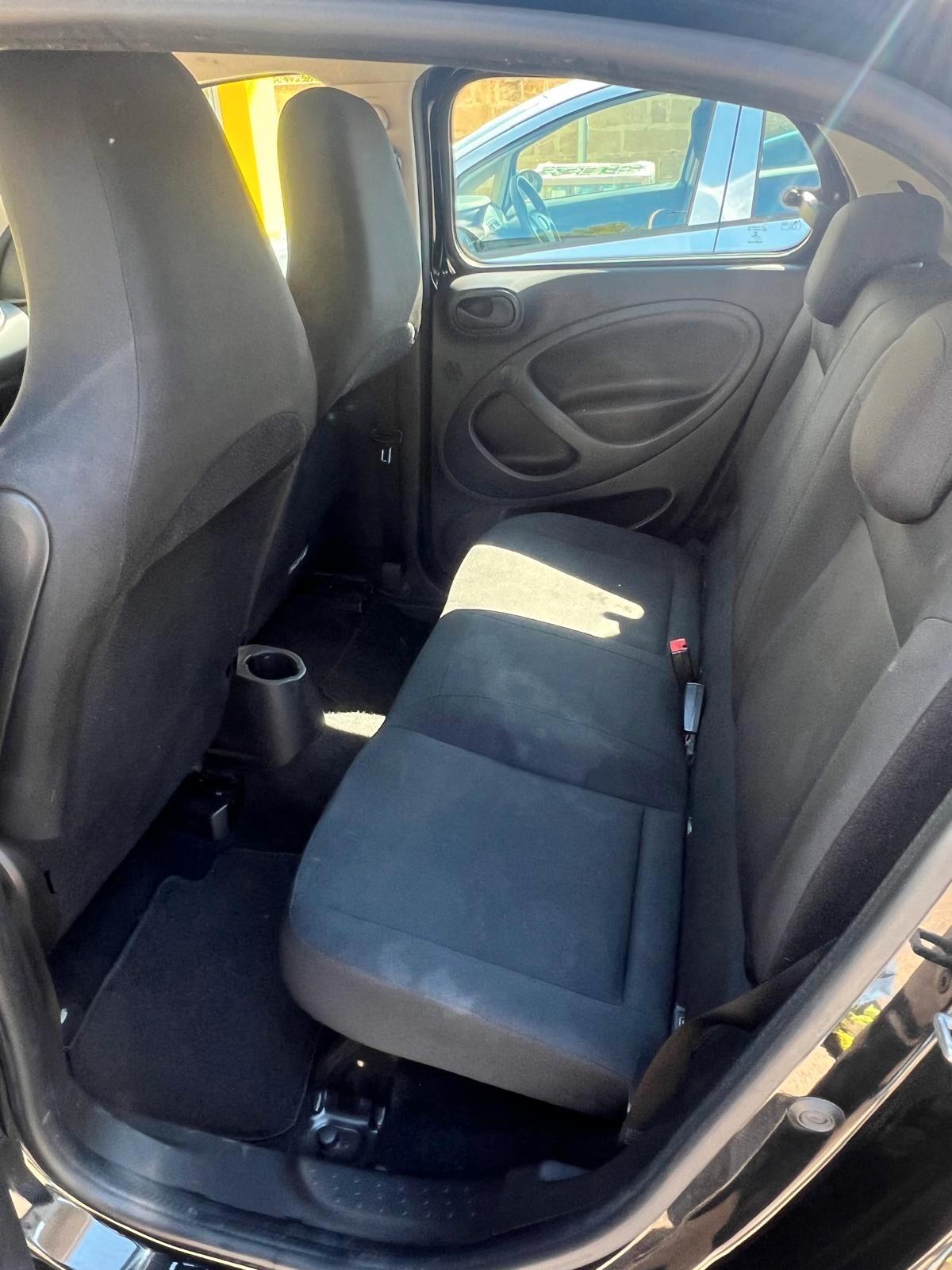 Smart ForFour EQ Youngster- 2019 CON PROBLEMI DI RICARICA