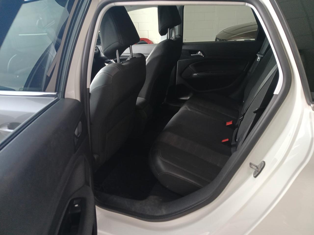 Peugeot 308 PureTech Turbo 130 S&S SW Active