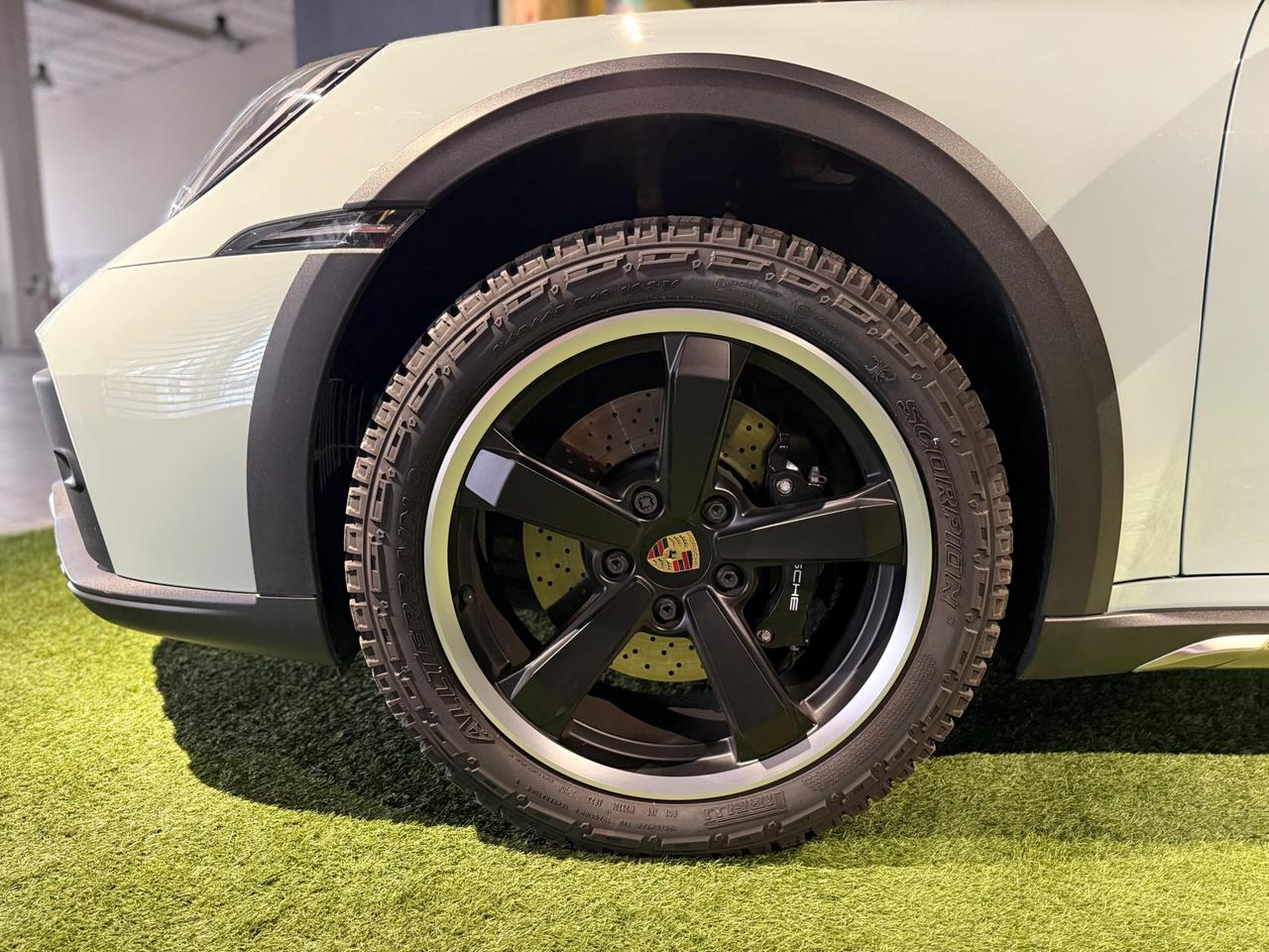 Porsche 911 Coupe 3.0 Dakar auto