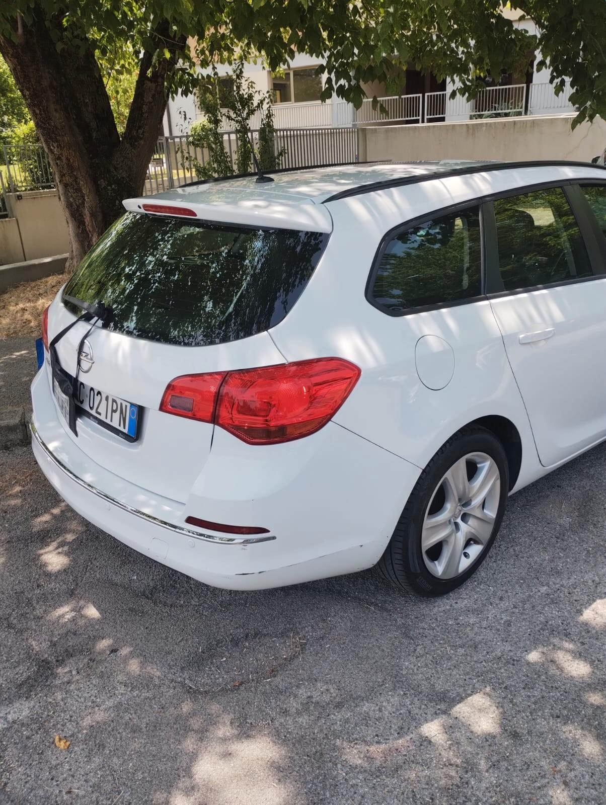 Opel Astra 1.4 Turbo 140CV Sports Tourer GPL Tech Cosmo