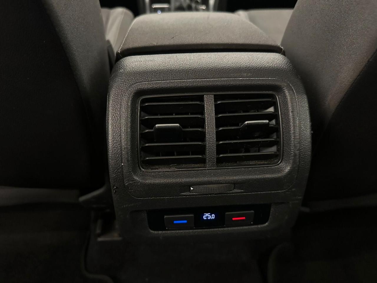 Volkswagen Touran 1.6 TDI 115 CV - PERMUTE 12 MESI GARANZIA