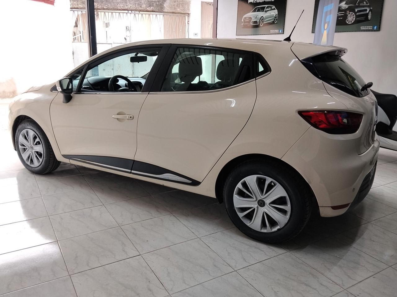 Renault Clio 1.5 diesel 2017 CON GARANZIA