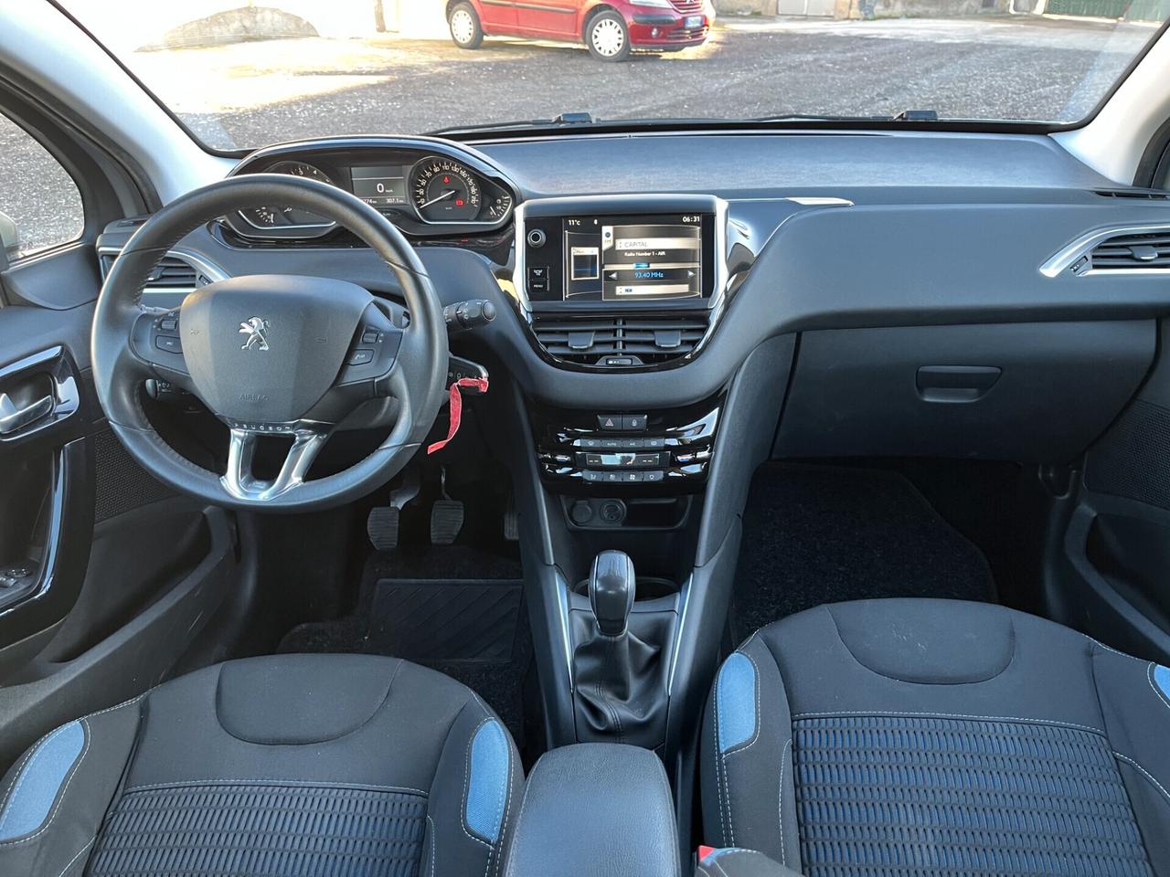 Peugeot 208 PureTech 82 5 porte Allure